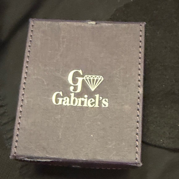 Elegant Silver Pendant Necklace - Picture 10 of 11